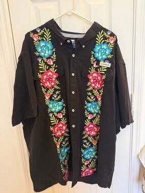 Magellan Outdoors Floral Embroidered Black Men's Button-Up Shirt